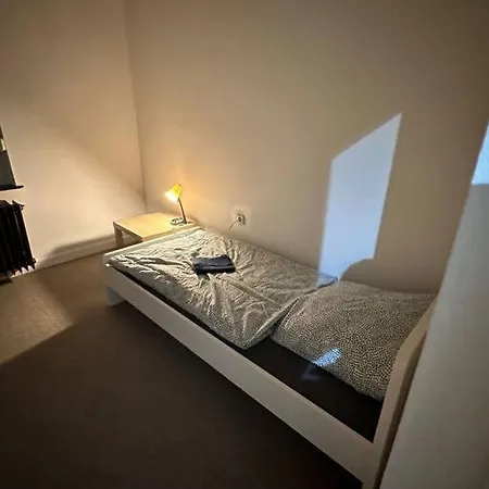 Bahnhofsnahe Personalunterkunft In 1 Apartamento