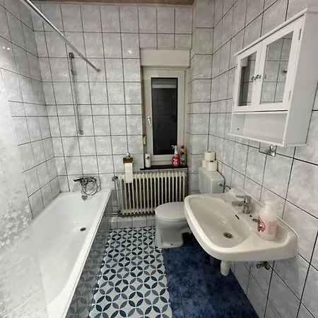 Bahnhofsnahe Personalunterkunft In 1 *