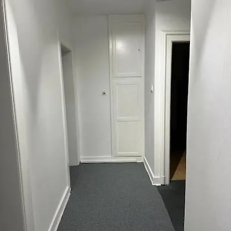 Bahnhofsnahe Personalunterkunft In 1 Apartamento *