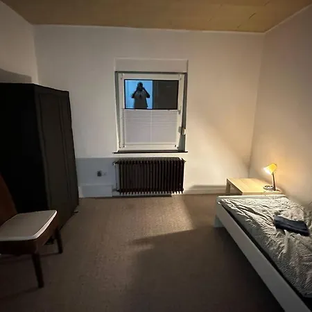 Bahnhofsnahe Personalunterkunft In 1 *