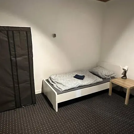 Bahnhofsnahe Personalunterkunft In 1 Apartamento *